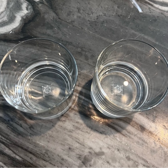 The Crown Royal Signature Glass- 3D Floating Etched Crown and Pillow - Picture 2 of 10